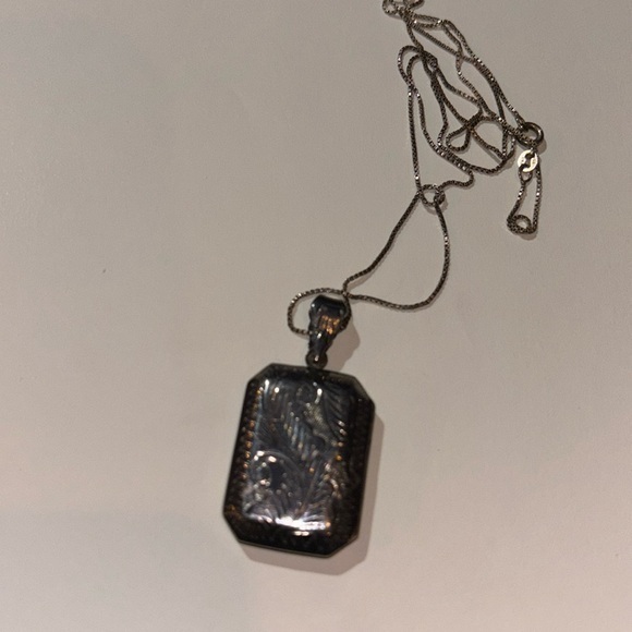 925 Edwardian Sterling Silver Antique Victorian Heirloom Locket Necklace